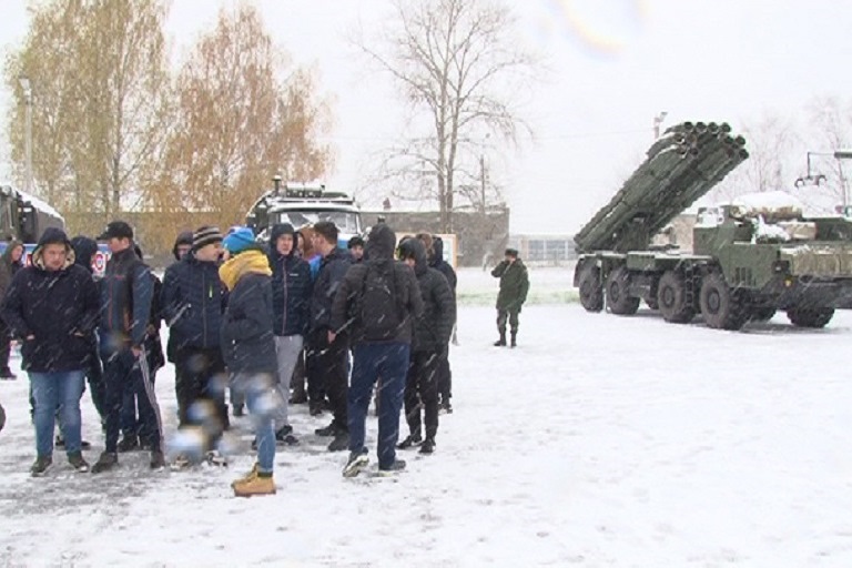 Студенты Твери на один день очутились в армии Студенты Твери на один день очутились в армии