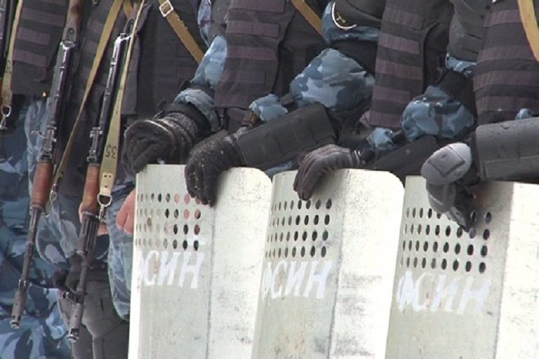 На военном полигоне под Тверью провели учения по освобождению заложников