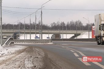 Развязку открыли, проезд закрыли: жители Медного приучаются к пешим прогулкам