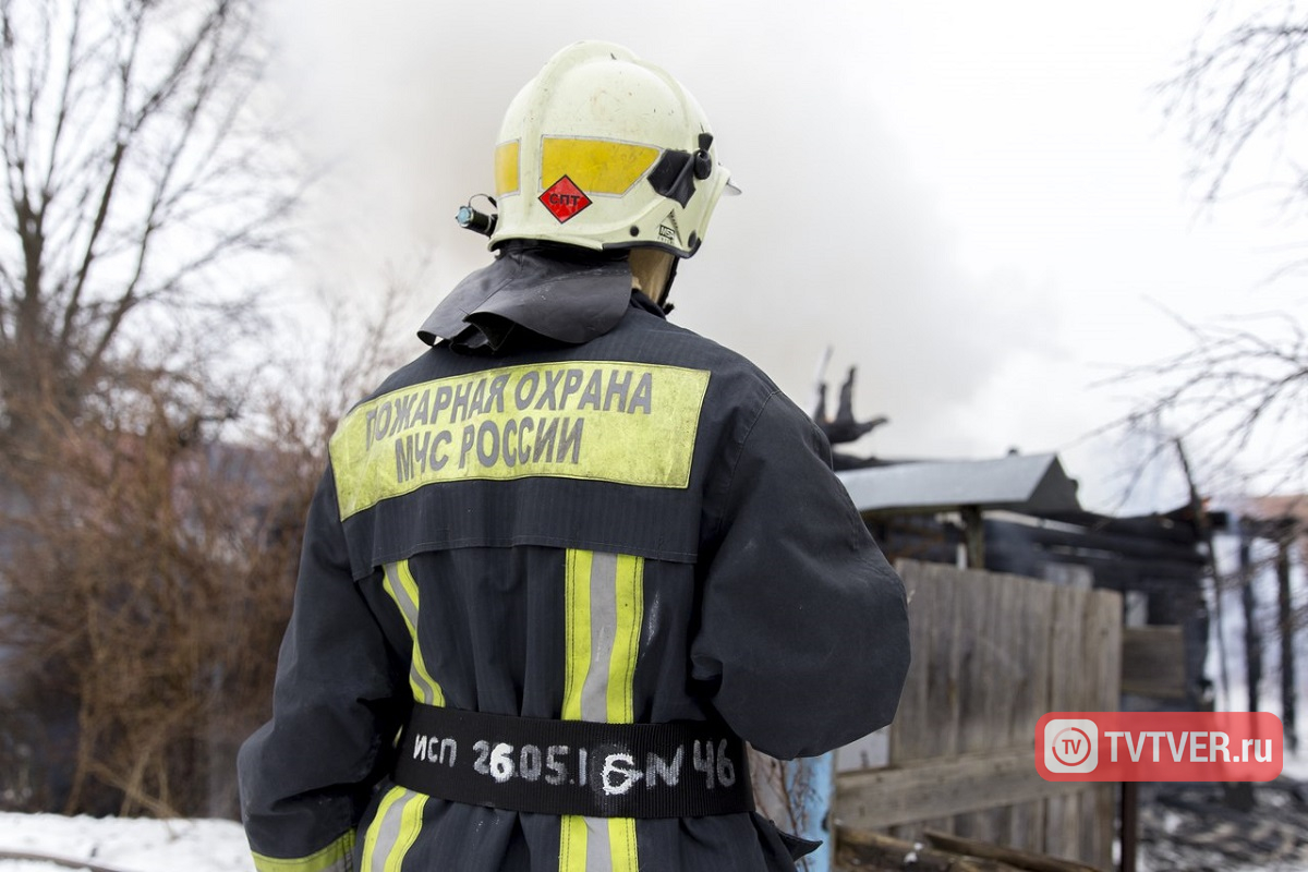 В СНТ «Тверца» огонь уничтожил дачный дом