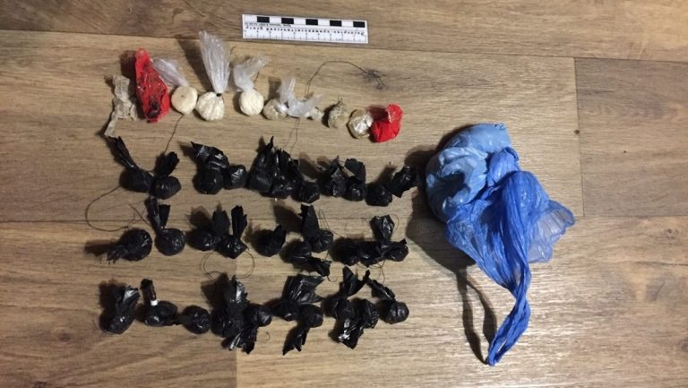 В Твери задержали мужчину, который подозревается в хранении героина в крупном размере