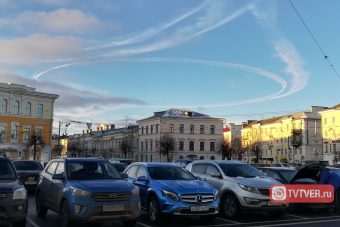 В небе над Тверью появились загадочные кольца