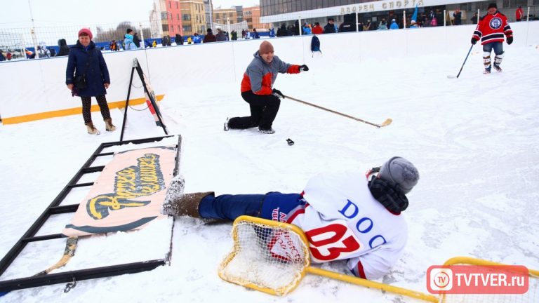 В «Хоккее на Волге – 2018» поучаствовали около тысячи спортсменов-любителей