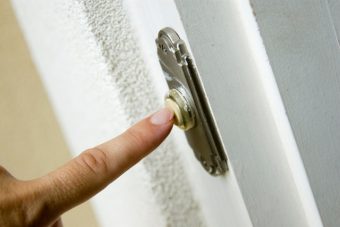 В Твери ходят по квартирам и продают детекторы утечки природного газа