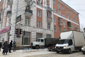 В Твери на площади Терешковой насмерть сбили женщину