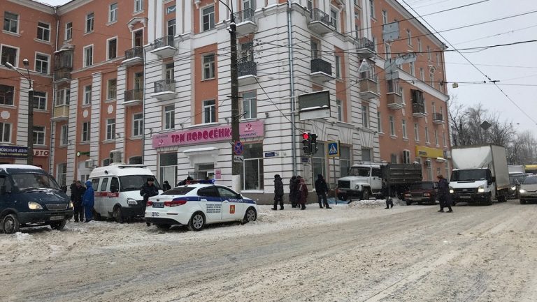 В Твери на площади Терешковой насмерть сбили женщину