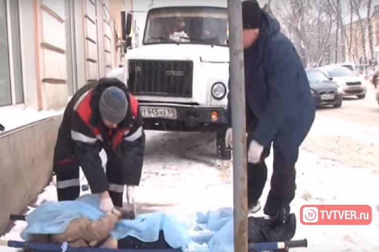 Был трезв: в ГИБДД подтвердили, что водитель грузовика, сбивший насмерть женщину, не употреблял алкоголь Был трезв: в ГИБДД подтвердили, что водитель грузовика, сбивший насмерть женщину, не употреблял алкоголь