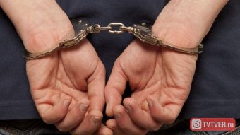 Черная неблагодарность: в Твери квартирант оставил пенсионерку без украшений