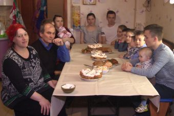 Жительница Калининского района родила 14-го ребенка 