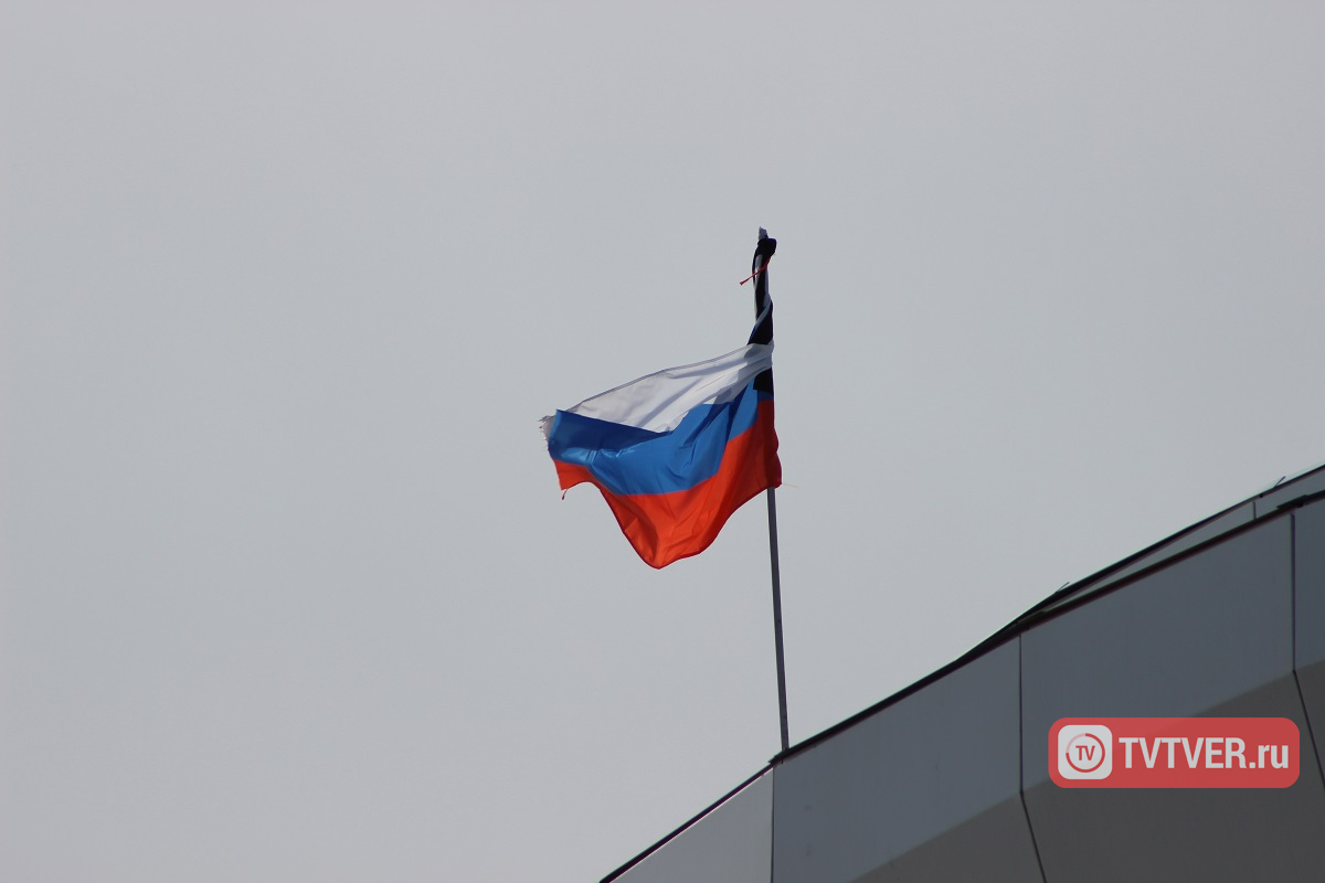 В Твери в День траура по погибшим в Кемерово приспустили государственные флаги