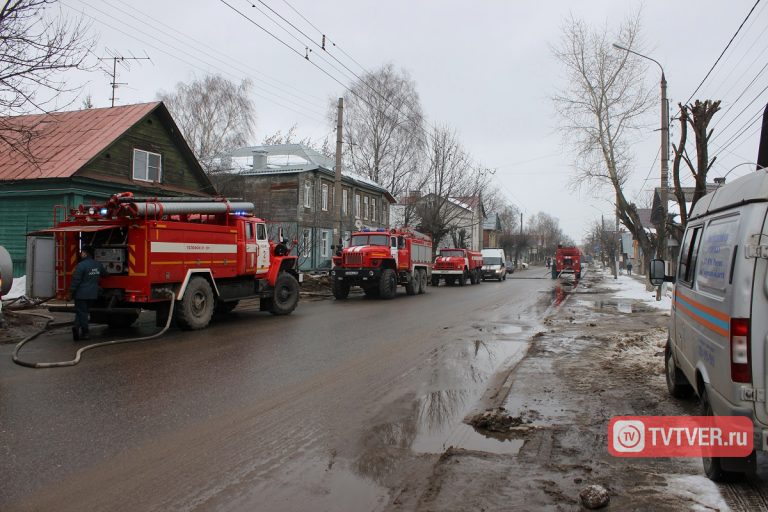 Оператор TVTVER.RU спас женщину из горящего дома в Твери