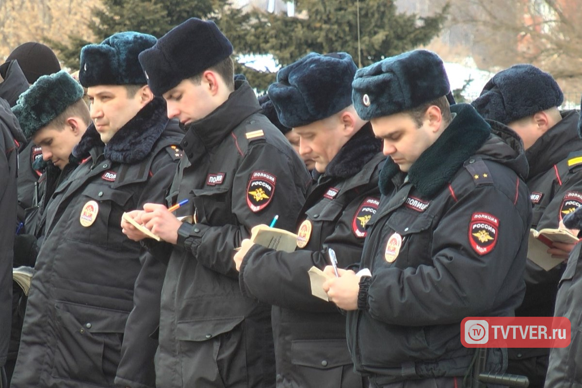 Около 700 правоохранителей будут обеспечивать порядок в новогодние праздники в Тверской области