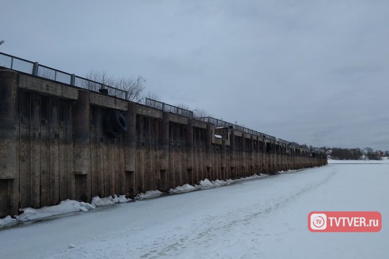 В Твери резко упал уровень воды в реке Волге