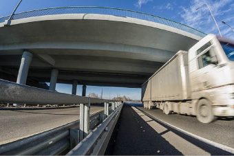 У предпринимателя из Тверской области угнали фуру с детскими игрушками