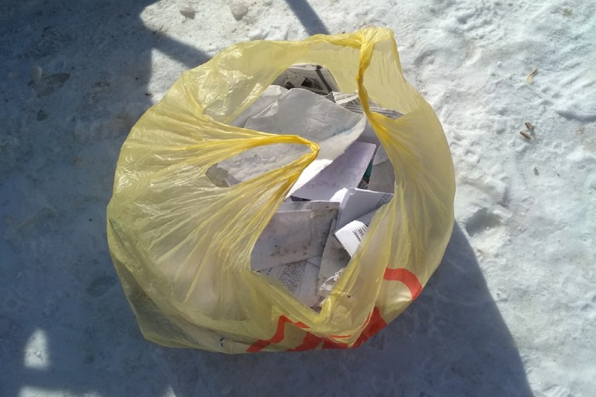 В Твери нашли свалку писем и открыток, не дошедших до адресатов