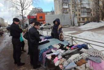 В Твери наказали нелегальных торговцев носками и нижним бельем