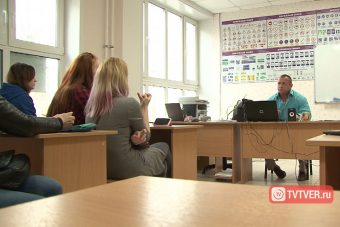 Нет права на права. В Твери обманутые ученики автошколы не могут получить удостоверение водителя