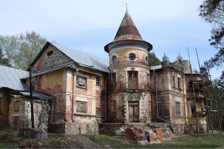 Попавшая в список самых страшных мест России усадьба в Тверской области признана памятником Попавшая в список самых страшных мест России усадьба в Тверской области признана памятником