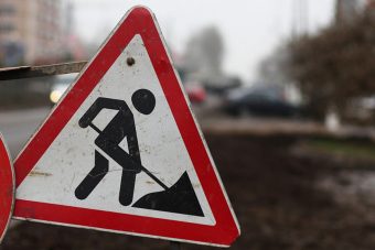 На перекрестке Радищева и Володарского в Твери идут ремонтные работы