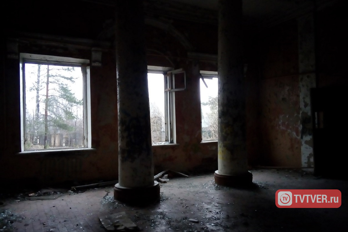 В Весьегонске клуб «Кировец» может переехать из сгоревшего здания в бывший кинотеатр