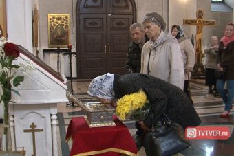 В Тверь привезли частицу мощей блаженной Матроны Московской В Тверь привезли частицу мощей блаженной Матроны Московской