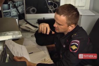 В Твери полицейские за полчаса нашли похитителей мобильного телефона