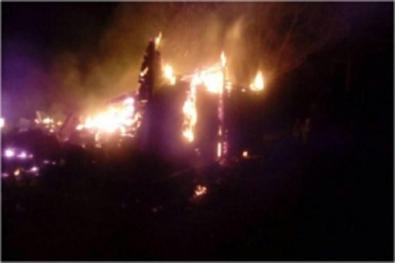 Под Кашином сгорел дачный дом