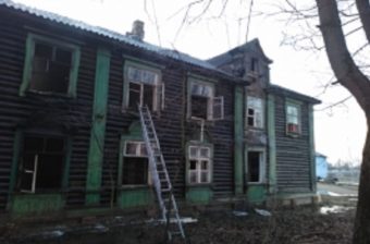 Ночью в Тверской области подожгли дом