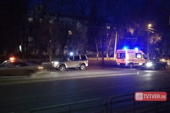 Неадекватный тверитянин перепутал тротуар с двойной сплошной