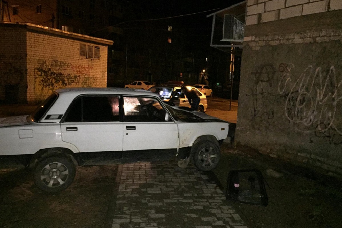 В Тверской области пьяный водитель без прав врезался в дом