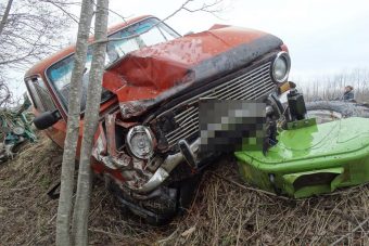 В Тверской области женщина на «копейке» врезалась в трактор