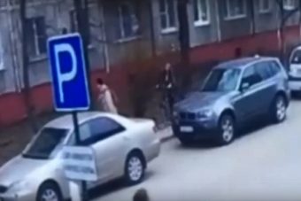 В Твери ищут девушку, сбившую на велосипеде пенсионерку