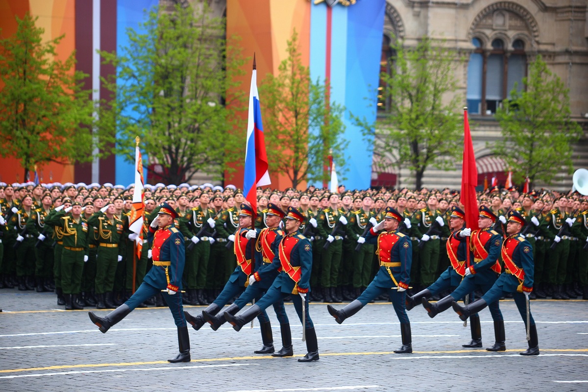 Песни для парада на 9 мая. Парад маршируют. Солдаты на параде. Солдаты маршируют. Парад Победы.