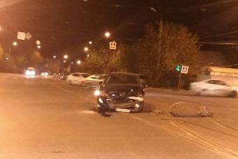 В Твери в результате столкновения двух автомобилей пострадал подросток