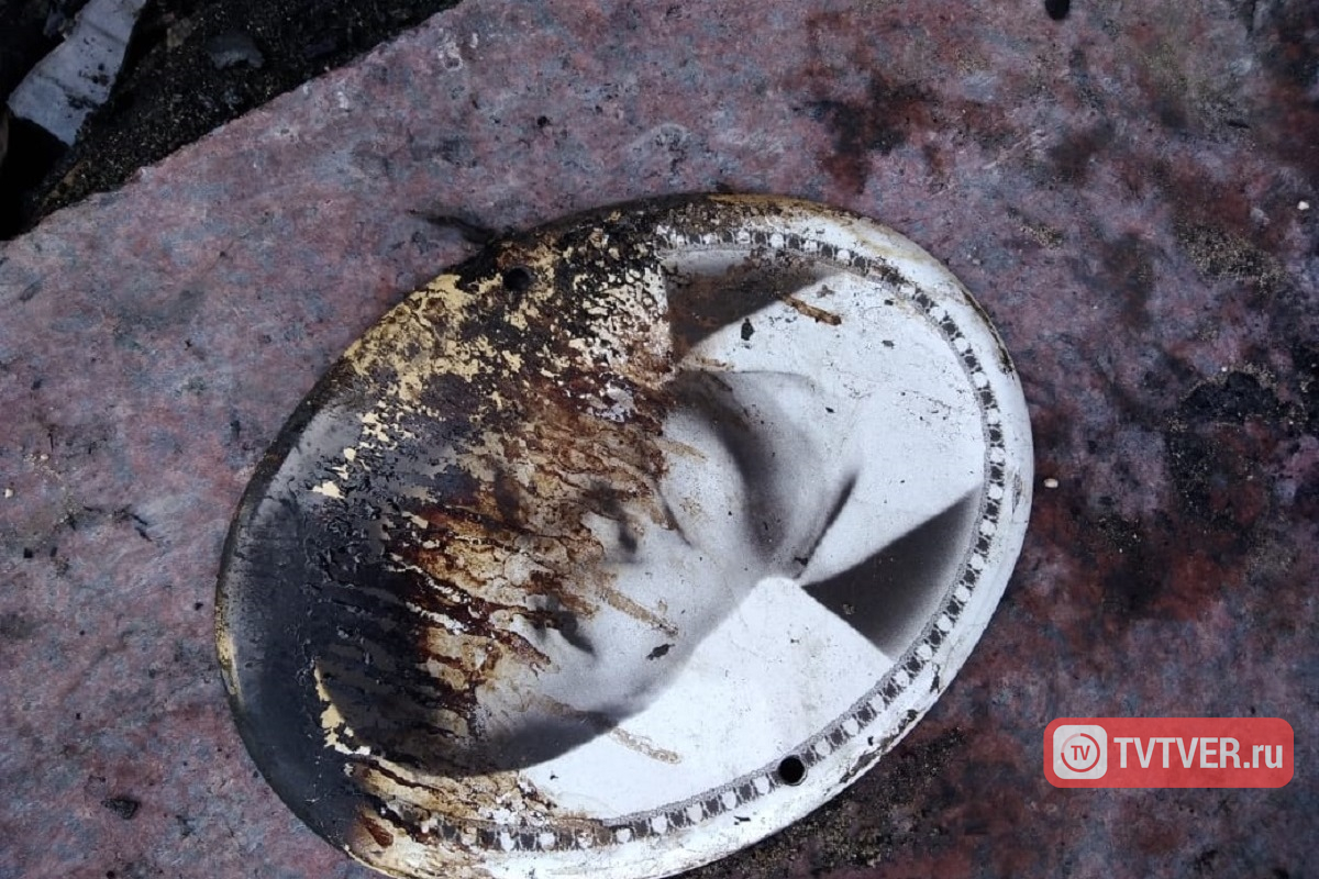 Владельцы ларьков, уничтоженных огнём на кладбище в Твери: «Был умышленный поджог»