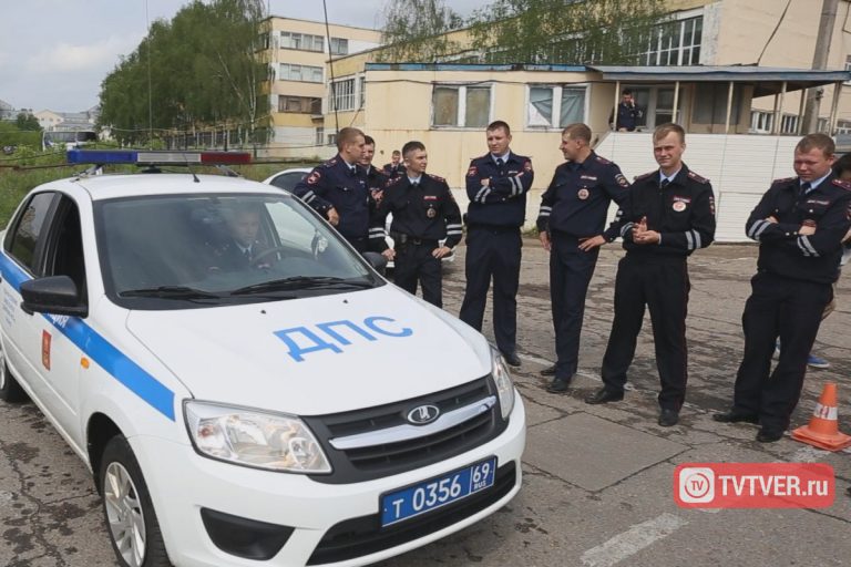 Киа Рио за победу: лучший районный инспектор ДПС Тверской области живет в Конаково