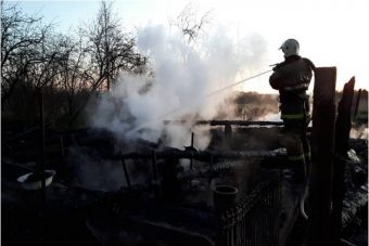 В Тверской области дом лишился крыши из-за пожара