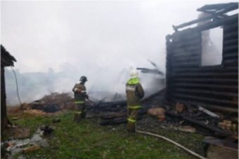 На пожаре в Тверской области пострадала женщина