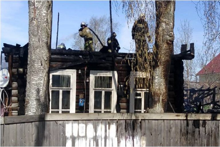 В Тверской области пожар лишил дом крыши