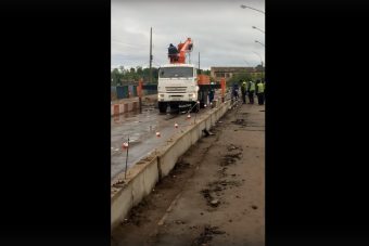 На путепроводе в Вышнем Волочке организовали реверсивное движение