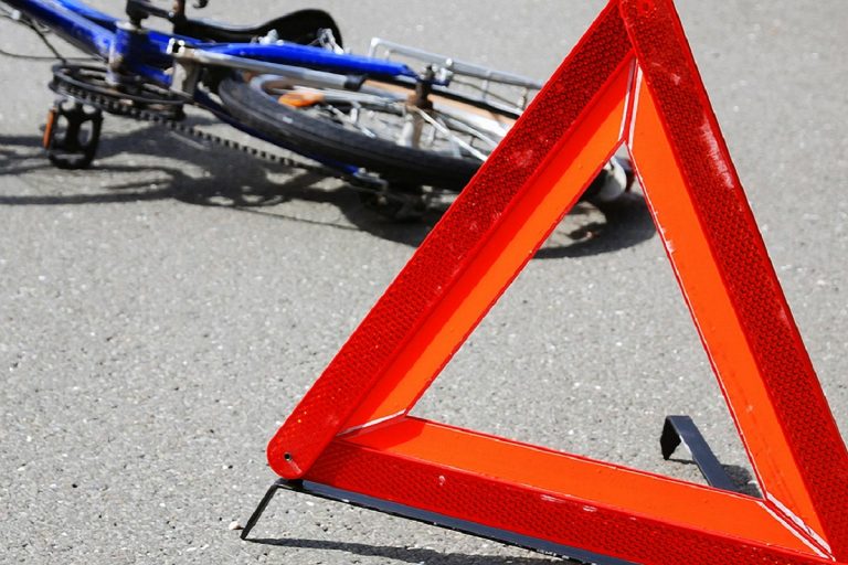 В Тверской области 11-летний велосипедист попал под колеса иномарки