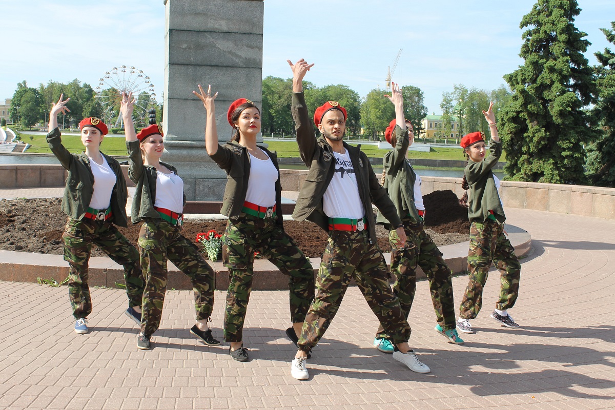 Байкеры из Индии привезли в Тверь землю, по которой ступал Афанасий Никитин