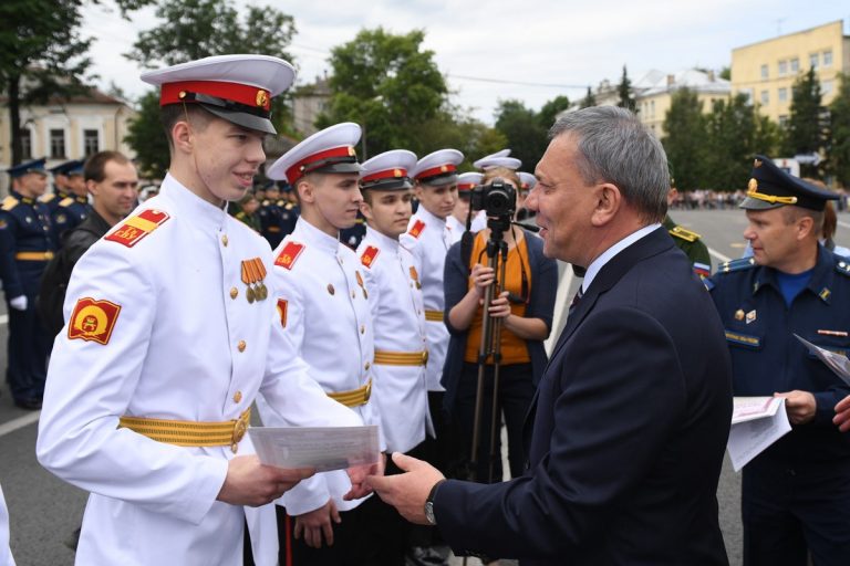 Тверские суворовцы и слушатели академии ВКО получили дипломы