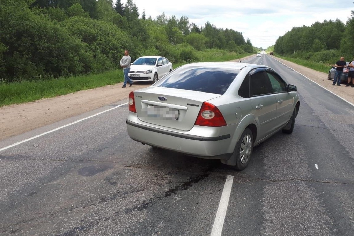 На дороге под Тверью столкнулись две легковушки