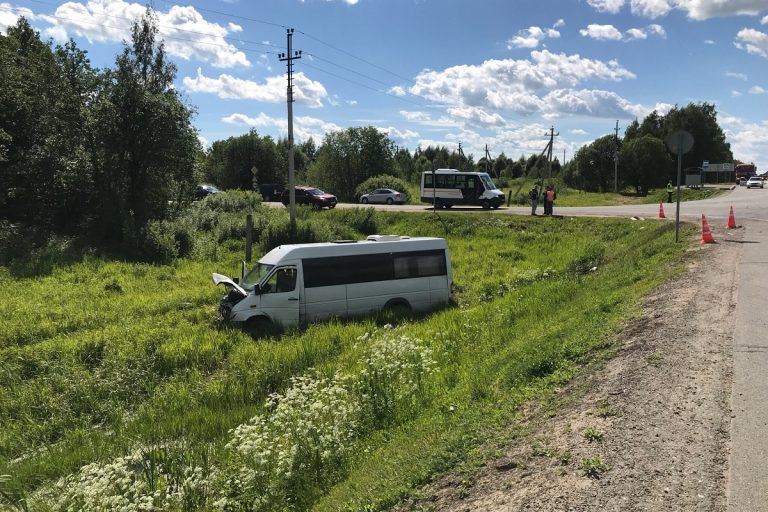 Автобус из Тверской области попал в аварию в Подмосковье