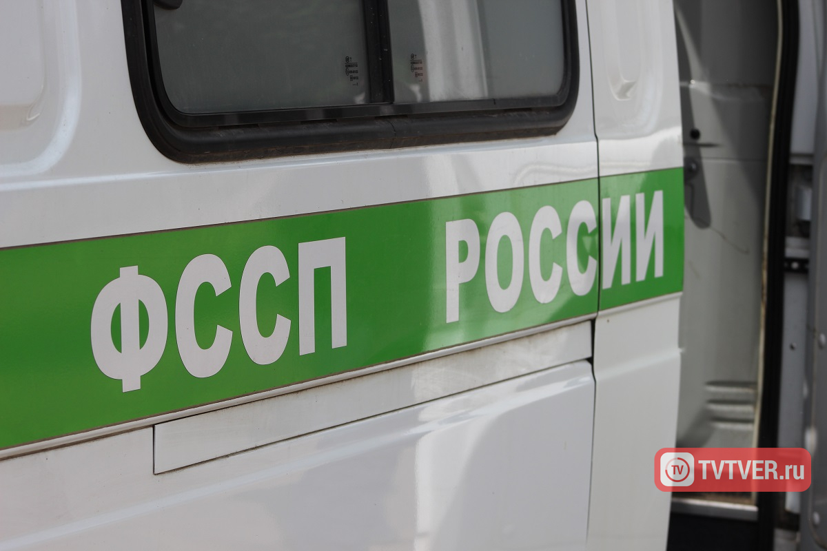 В Твери приставы за два часа взыскали 100 тысяч рублей и арестовали 10 автомобилей