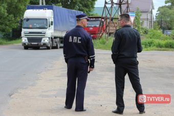 В Твери приставы за два часа взыскали 100 тысяч рублей и арестовали 10 автомобилей
