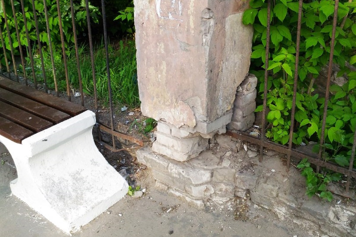 В Московском районе Твери есть смертельно опасная лавочка
