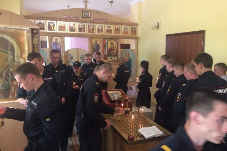 Полицейские Твери почтили память погибших коллег