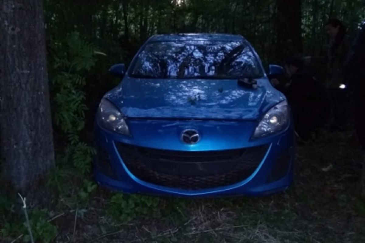 В Тверской области в лесу нашли «Мазду»